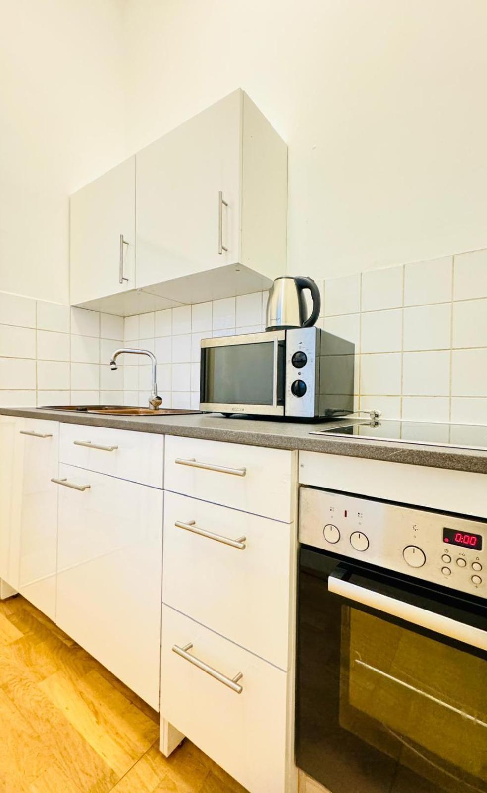 Appartement Comfy 1br For 4, 10min Transport To Stadthalle *