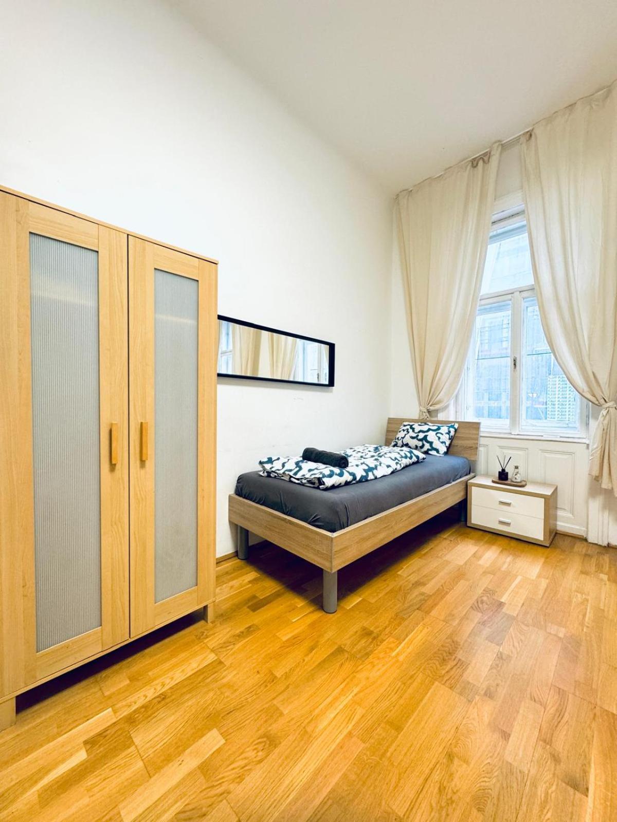 Apartamento Comfy 1br For 4, 10min Transport To Stadthalle *